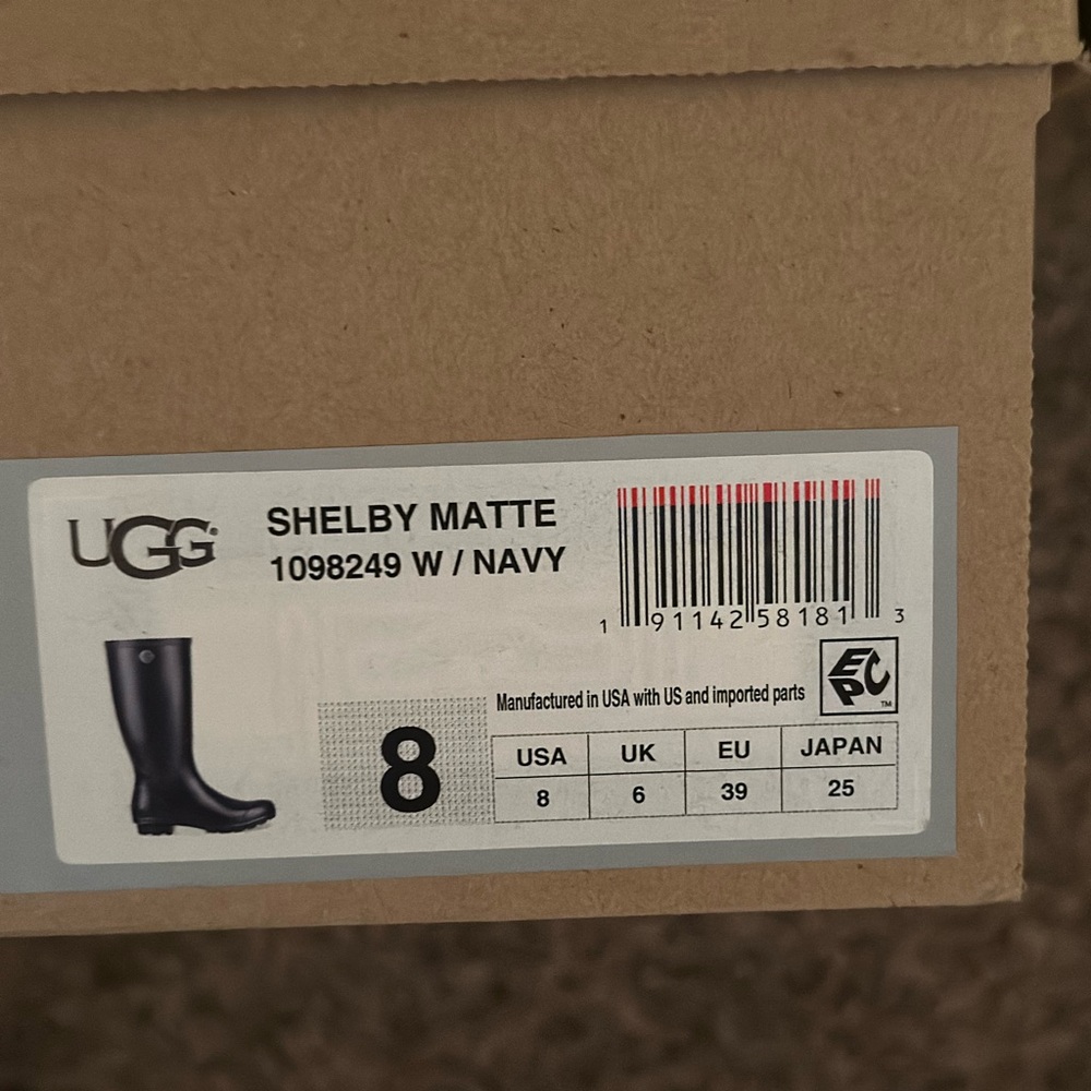 Brand new never worn Ugg rain boots